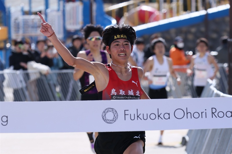 本田桜二郎がロード1マイル4分00秒16の日本新！5kmは古橋希翁がトップ／Fukuoka Ohori Road Running