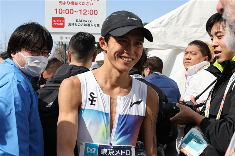 日本記録保持者・大迫傑が貫録示す日本人トップ 「一つひとつ大切に走っていきたい」／東京マラソン