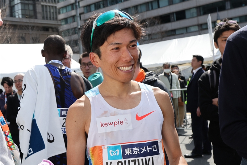 鈴木健吾がプロ初マラソンで熱走！日本人2番目の2時間6分09秒「いいスタート切れた」／東京マラソン