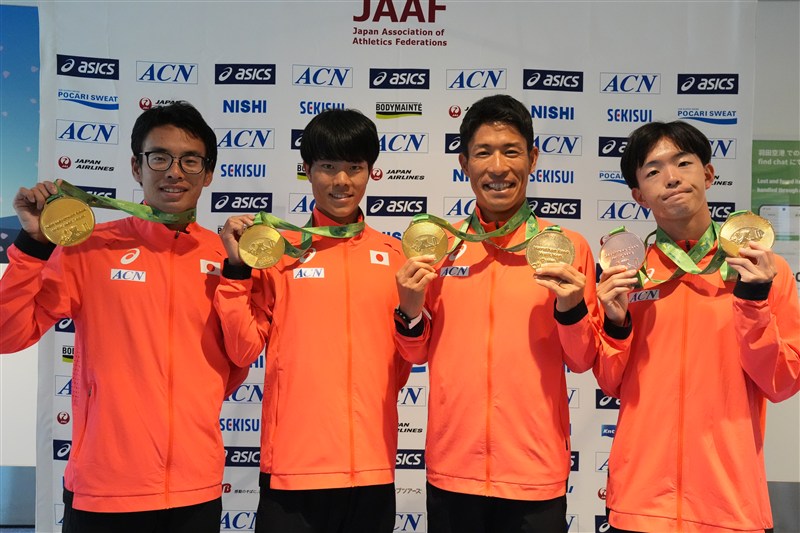 世界競歩チーム選手権代表が帰国 マラソン金の勝木隼人「物足りない」ハーフ吉川は「メダル見えるところに来た」