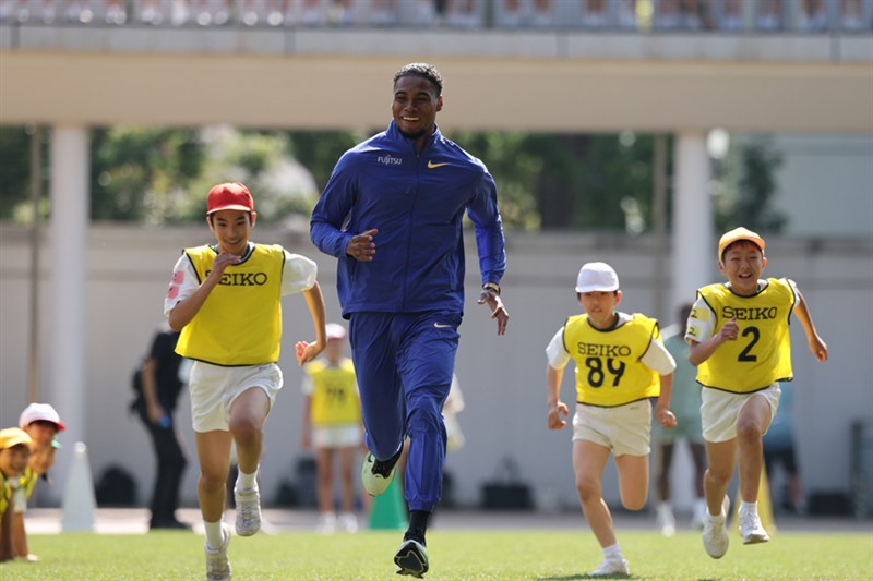 中島佑気ジョセフがライルズらと小学校訪問「元気と刺激をもらえた」400m初戦のセイコーGGP「しっかり勝負」